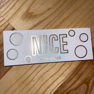 Kylie cosmetic nice eyeshadow pallet